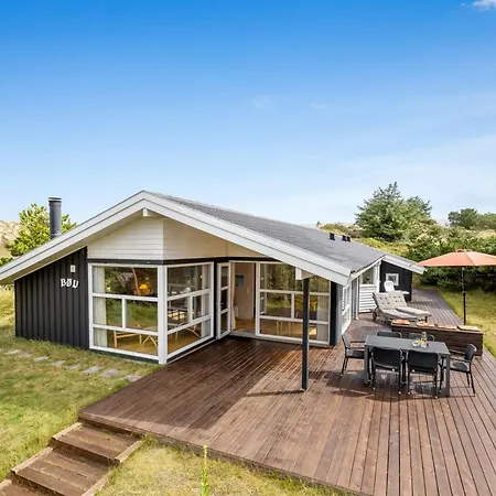 Tineke - 800m From The Sea By Interhome