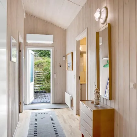 Tineke - 800m From The Sea By Interhome