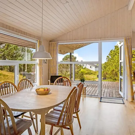 Tineke - 800m From The Sea By Interhome Ferienhaus