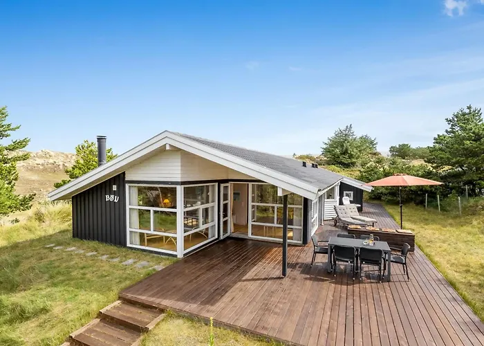 Tineke - 800m From The Sea By Interhome