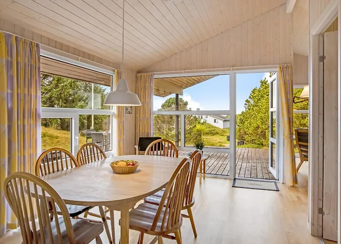 Holiday home Tineke - 800m From The Sea By Interhome