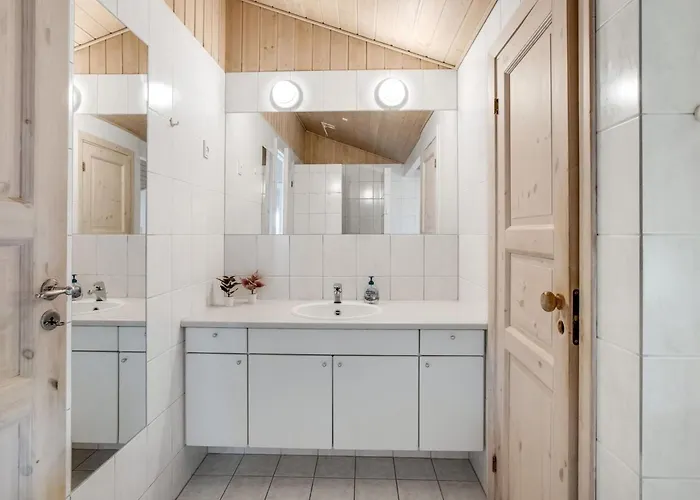 Tineke - 800m From The Sea By Interhome 別荘